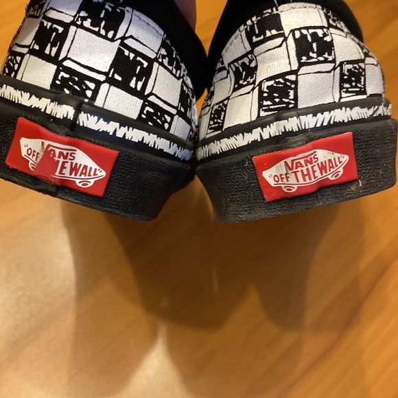 Womens Vans. Size 6. Clean. New condition - Picture 4 of 6